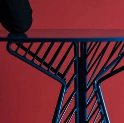 Bend Cafe Round Table Modern Dining