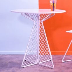 Bend Cafe Round Table Modern Dining