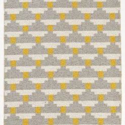 Brita Confect Fog Rug