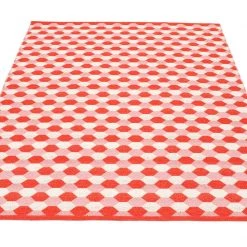 Pappelina Dana Coral Red & Piglet & Vanilla Rug
