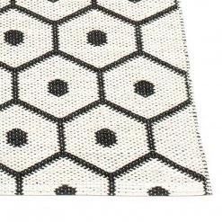 Pappelina Honey Black & Vanilla Runner Rug