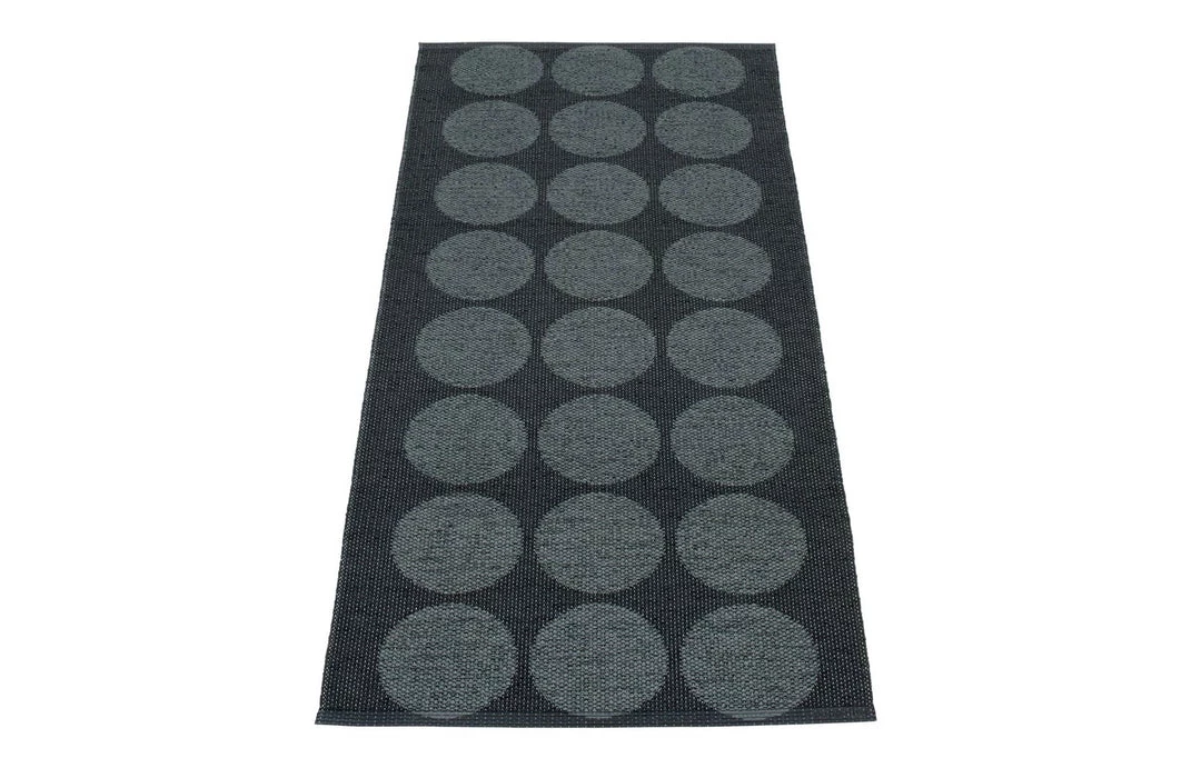 Pappelina Hugo Metallic Black & Black Runner Rug 13 Pappelina Hugo Metallic Black & Black Runner Rug