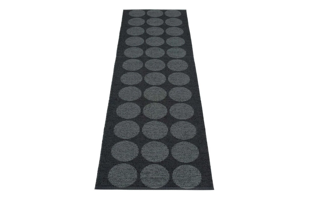 Pappelina Hugo Metallic Black & Black Runner Rug 14 Pappelina Hugo Metallic Black & Black Runner Rug