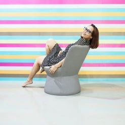 Mamagreen Stizzy Swivel Accent Chair