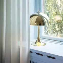 Louis Poulsen Panthella 12.6