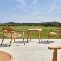 Point Paralel Round Coffee Table