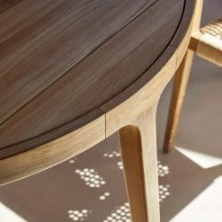 Point Paralel Round Dining Table