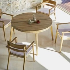 Point Paralel Round Dining Table