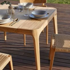 Point Paralel Square Dining Table