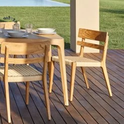 Point Paralel Square Dining Table