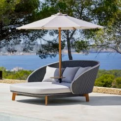 Cane-Line Peacock Daybed With Table Sunloungers & Daybeds