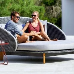 Cane-Line Peacock Daybed With Table Sunloungers & Daybeds