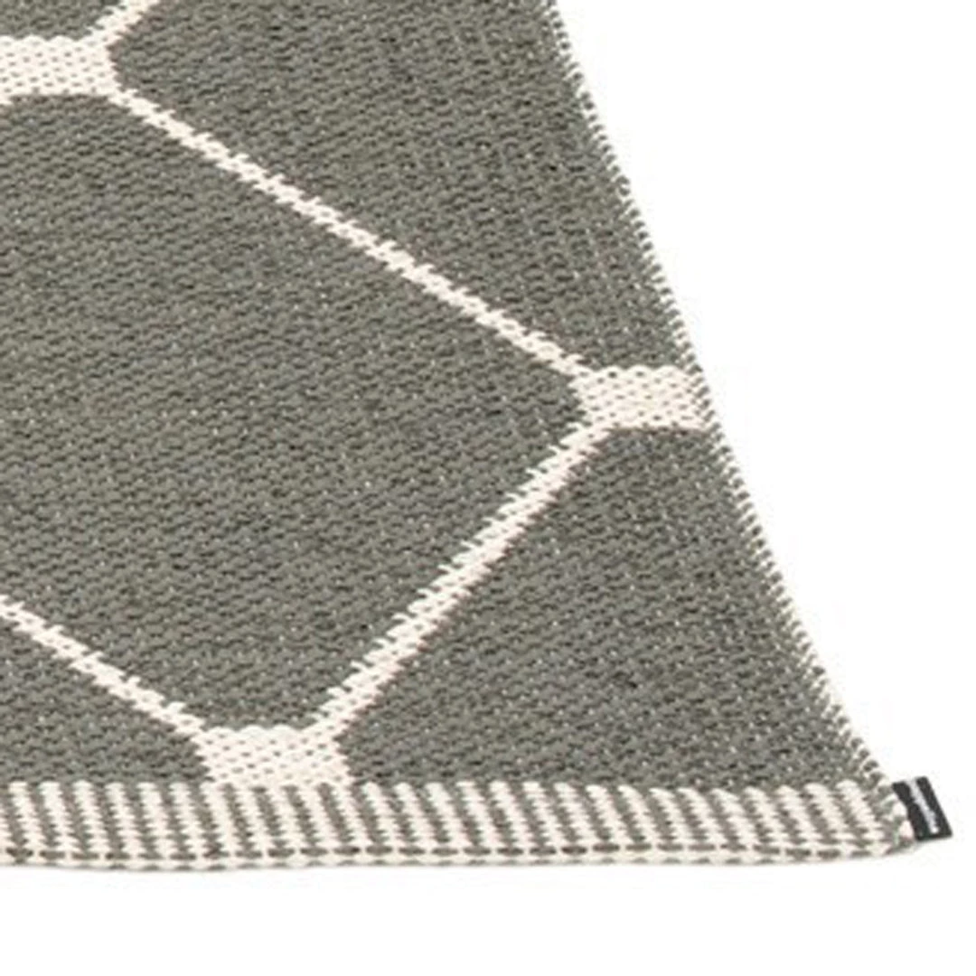 Pappelina Regina Charcoal & Vanilla Rug 6 Pappelina Regina Charcoal & Vanilla Rug