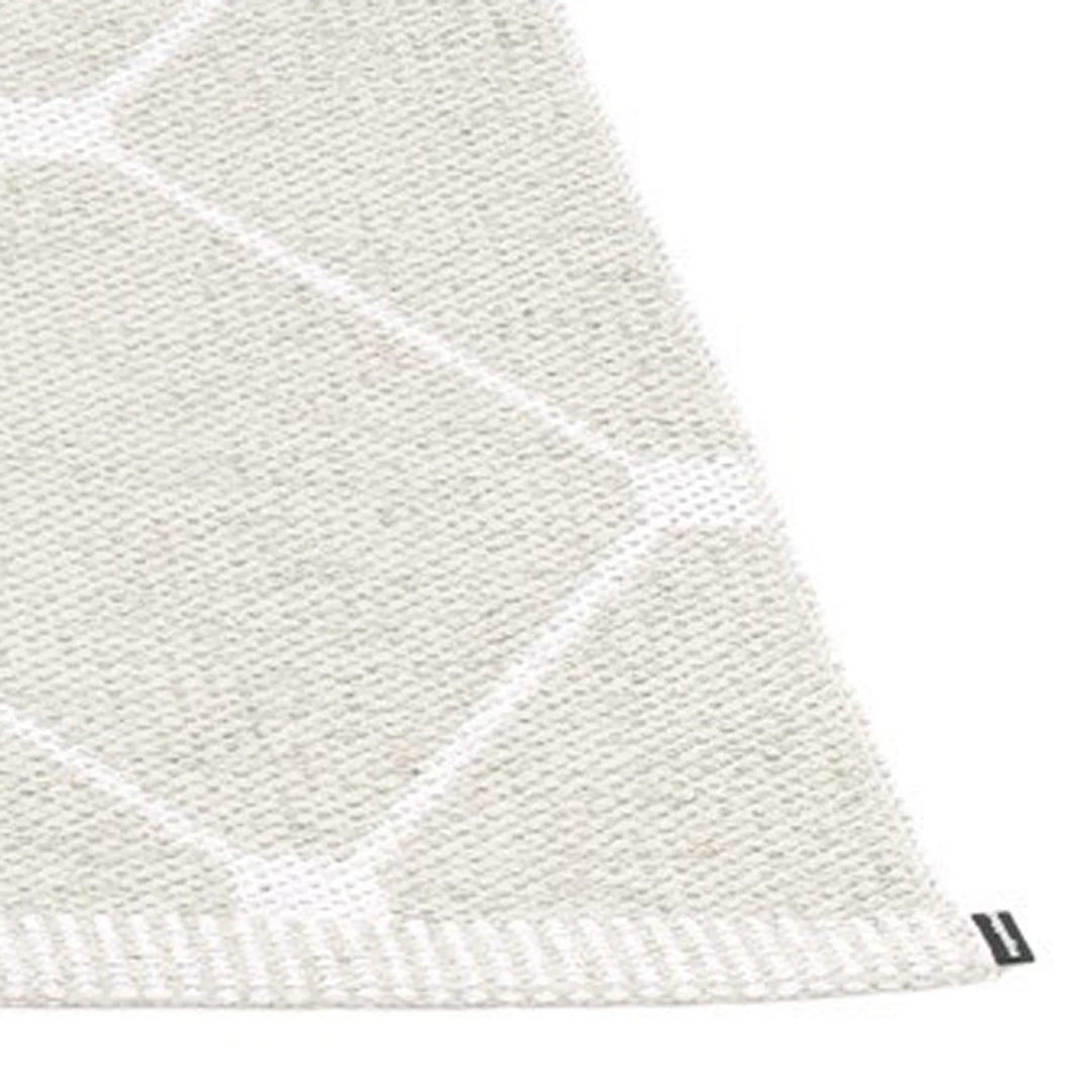 Pappelina Regina Fossil Grey & Vanilla Rug 5 Pappelina Regina Fossil Grey & Vanilla Rug