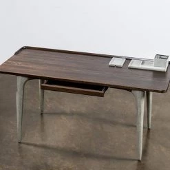 Nuevo Modern Office Salk Desk