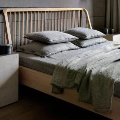 Ethnicraft Modern Bedroom Spindle Oak Bed With Slats