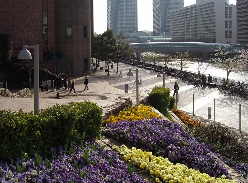 Louis Poulsen Toldbod 6 Inch Outdoor Bollard Light 10 Louis Poulsen Toldbod 6 Inch Outdoor Bollard Light