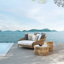 Point Weave Round Corner Table 28 Point Weave Round Corner Table