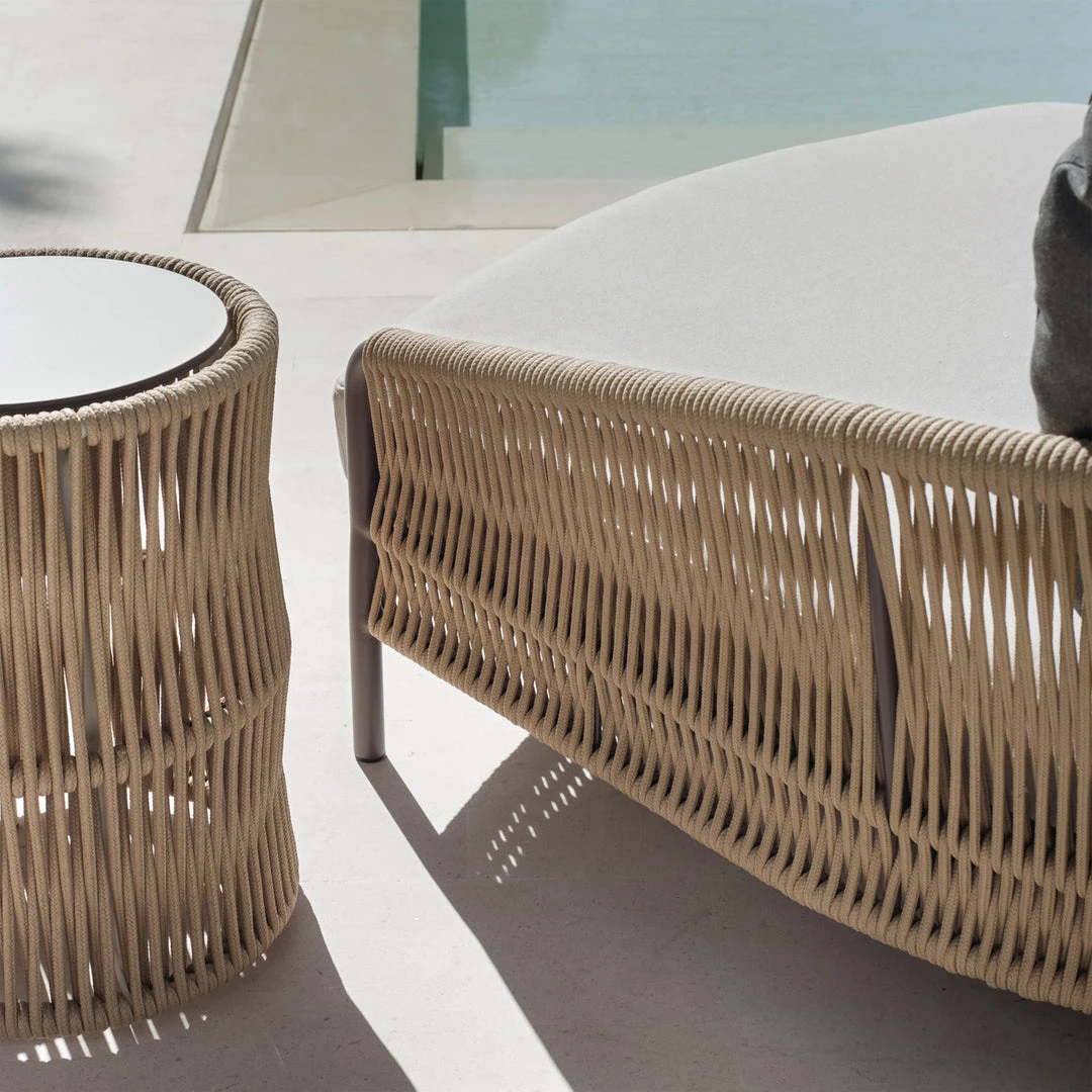 Point Weave Round Corner Table 6 Point Weave Round Corner Table